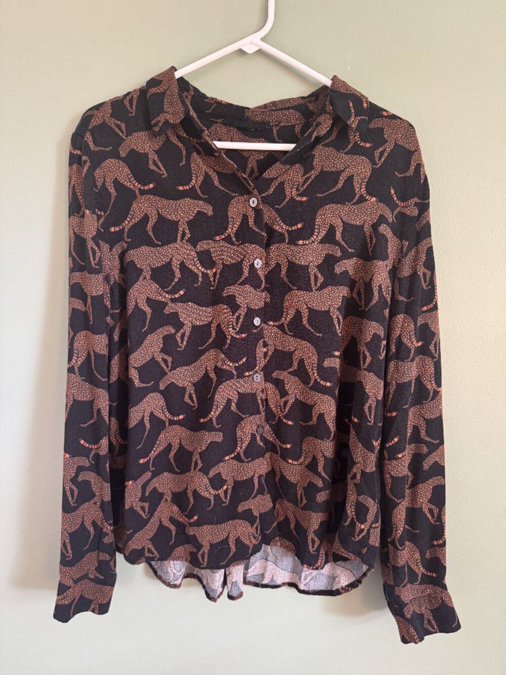 Jane & Delancey Cheetah Print Buttondown — M